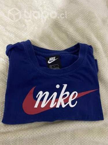 Polera nike corta