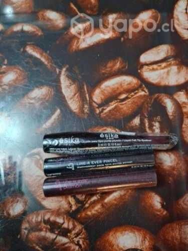 Delineador liquido esika cysone