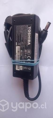 Cargador toshiba 19 v - 1.58 a original