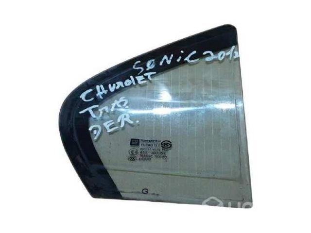 Luneta trasera derecha chevrolet sonic 2012