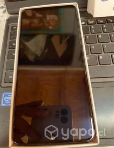 Teléfono A22 en caja