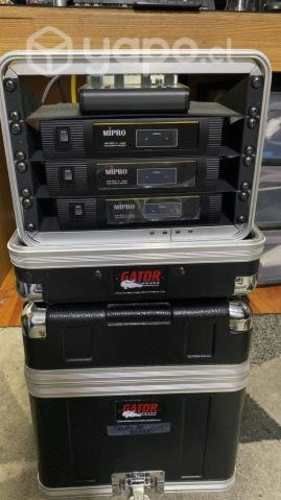 Sistema de audio (microfonos + mesa)