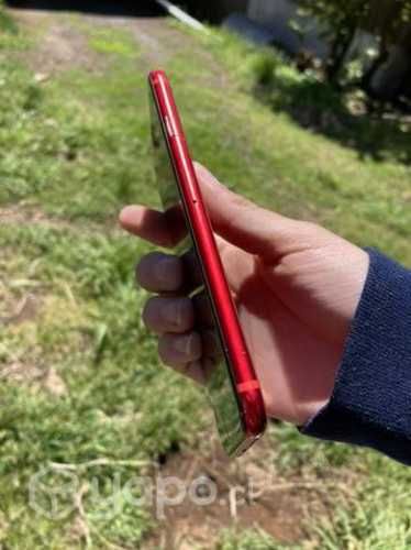 IPhone 8 red