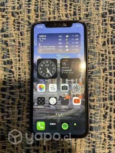 IPhone 11 64 gb con detalle