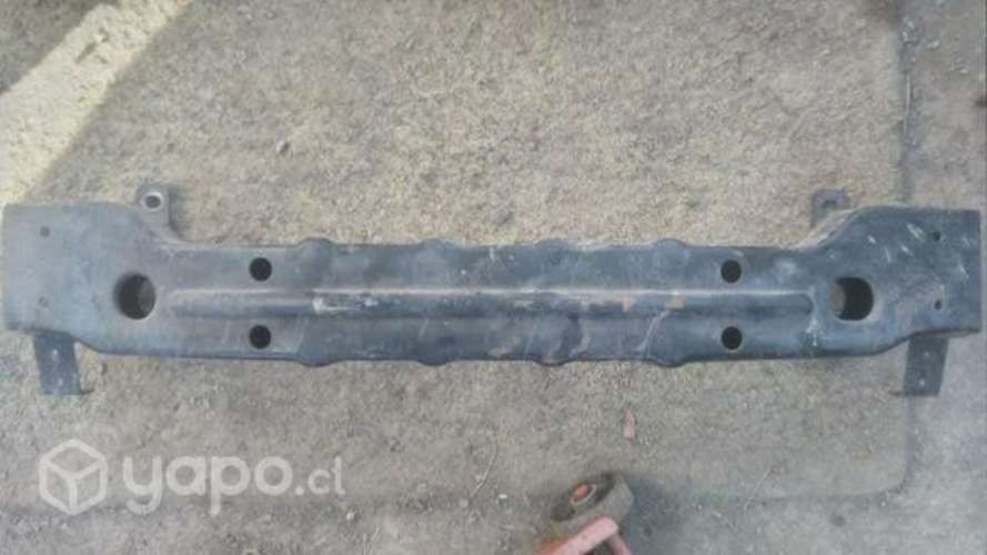 Refuerzoparachoque delantero ssangyong actyon2014