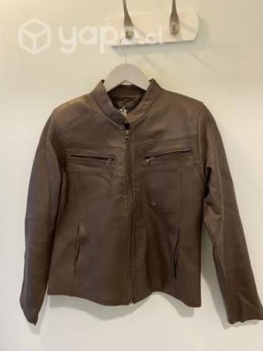 Chaqueta cuerina, color café