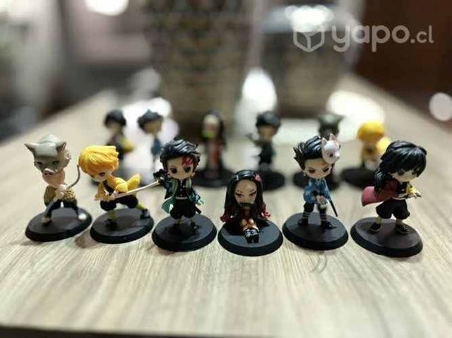 Figura de anime, pines,sticker marvel