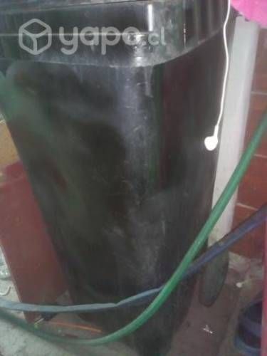 Tarro de basura poco usado