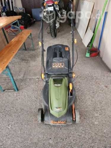 Cortadora de pasto eléctrica Bauker
