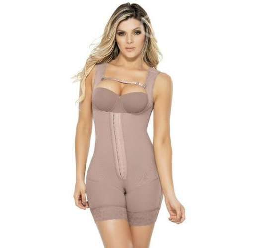 Fajas postoperatoria colombiana