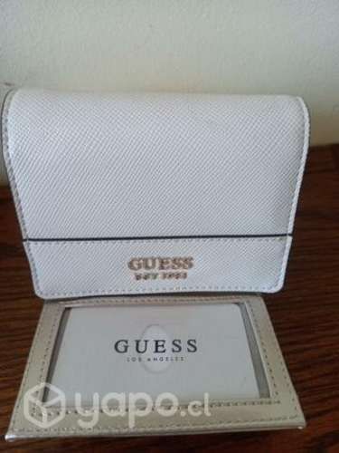 Billetera guess mediana