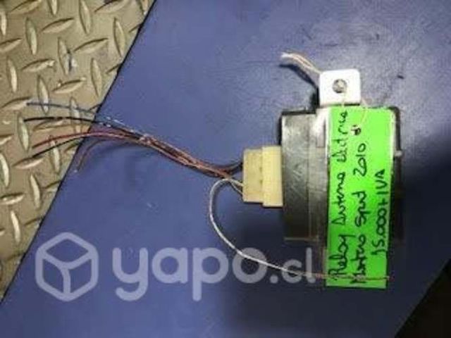Relay antena electrica Mitsubishi Montero Sport 1