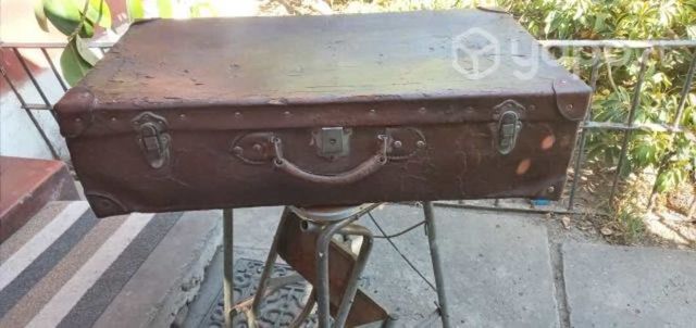 Maleta de cuero antigua