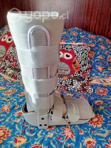 Bota ortopédica izquierda