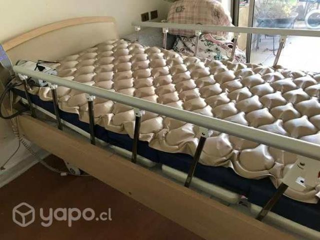 Cama clinica motorizada