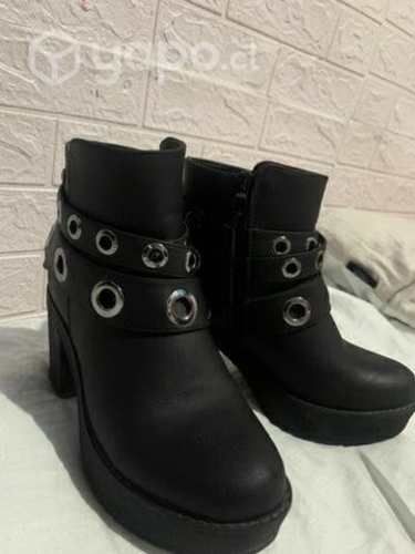Botas negras