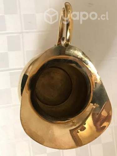 Lechero Jarra de Bronce