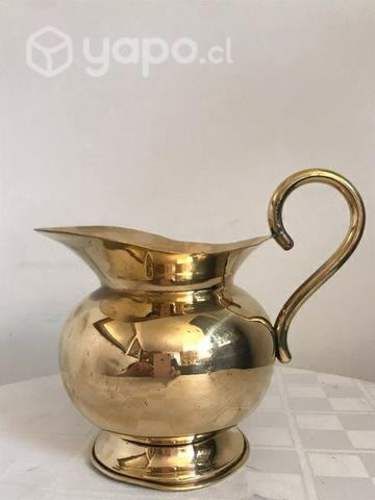 Lechero Jarra de Bronce