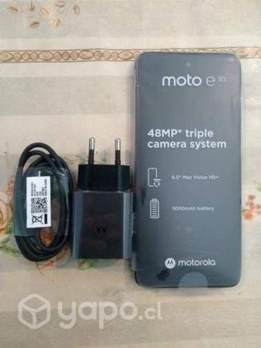 Moto e30 nuevo con su cargador sin caja