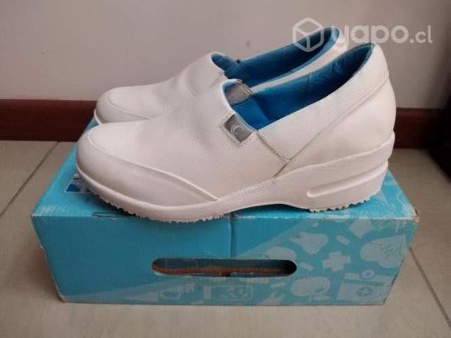 Zapato clinico mujer marca calper nuevo