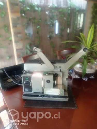 Proyector de cine Bauer