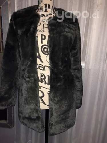 Hermoso abrigo verde musgo