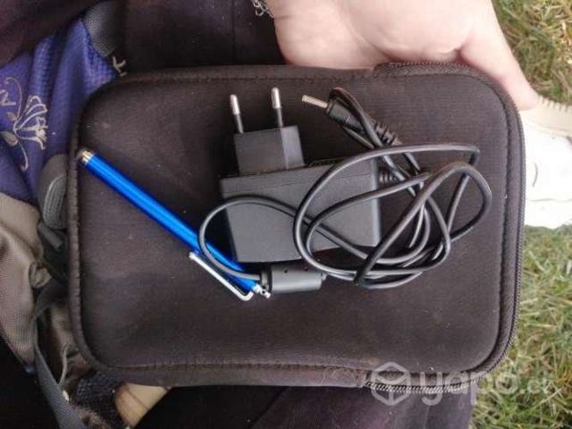 Tablet rosada Olidata viene con cargador y lápiz