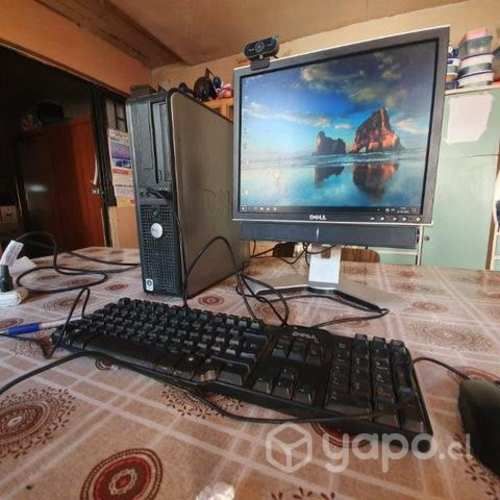 Computador marca DEEL