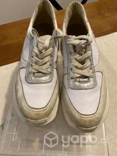 Zapatilla con plataforma cuero argentino