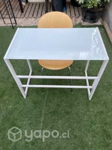 Escritorio y silla