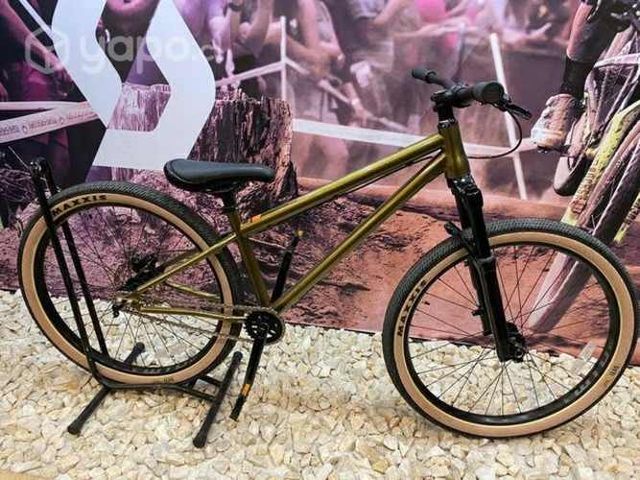 Bicicleta dirtera dirt jump Kona Shonky