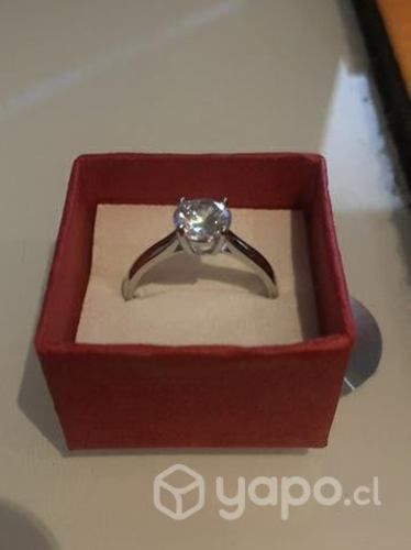 Anillo de plata bañado en oro blanco