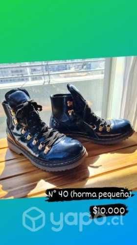 Botín charol n°40 horma pequeña