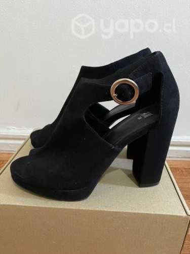 Zapatos taco alto y medio