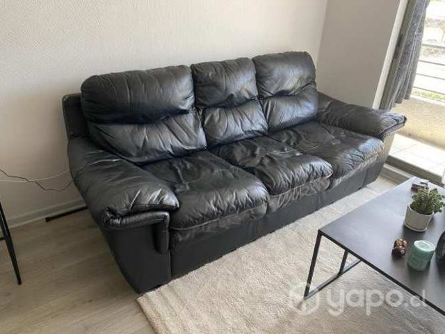 Sillón de cuero negro