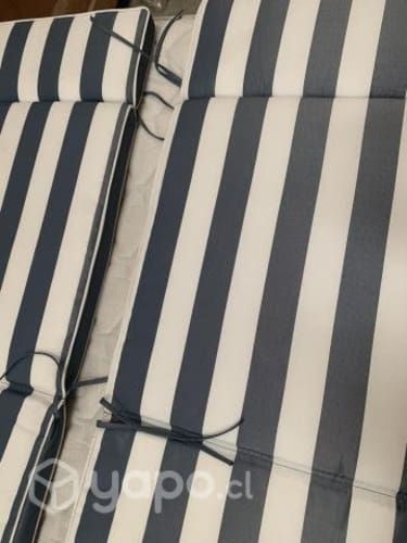 Cojin para reposera.Tela impermeable impecable.