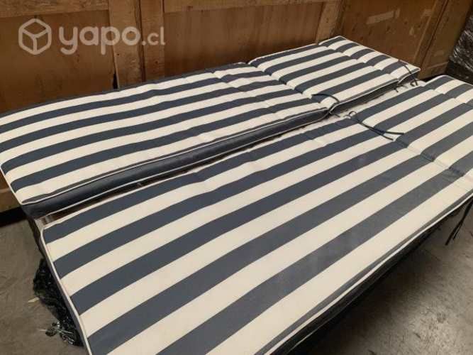 Cojin para reposera.Tela impermeable impecable.