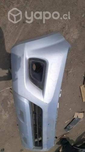 Parachoque delantero original nissan np300 2019