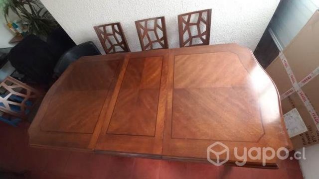Mesa y 6 sillas en muy buen estado