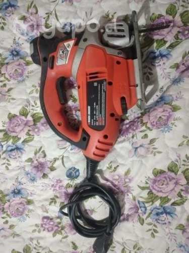 Sierra caladora BLACK Y DECKER 360°