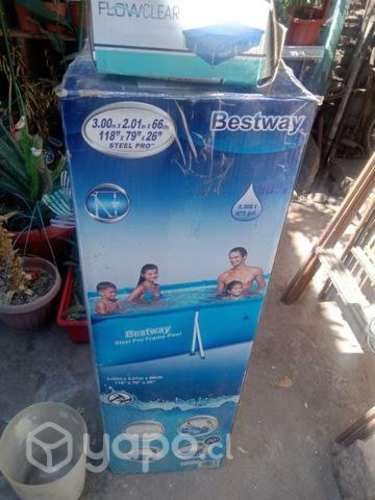 Piscina grande en buen estado a la venta