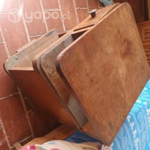 Velador antiguo estilo Bombe en Melipilla