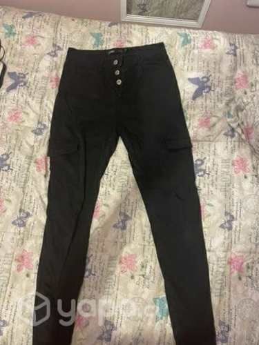 Pantalón skinny cargo