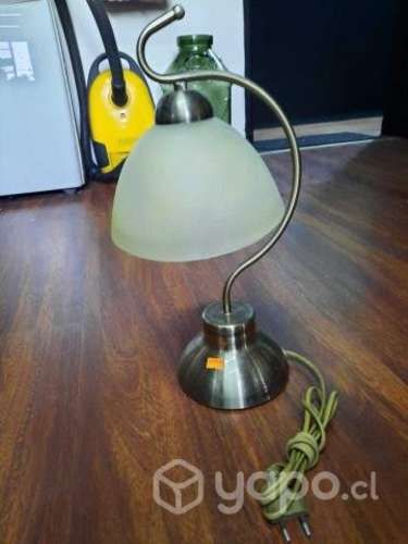 Lámpara de bronce con Tulipa esmeriladas