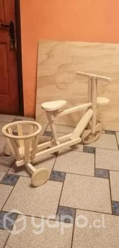 Triciclo porta macetas madera artesanal
