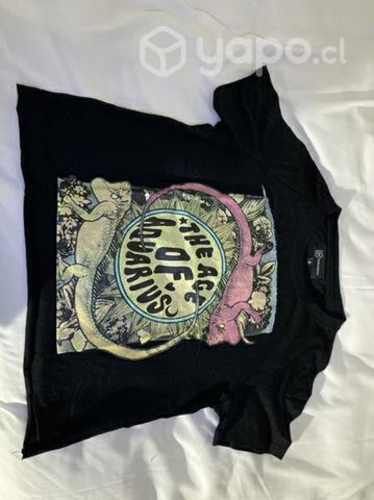 Polera manga corta negra