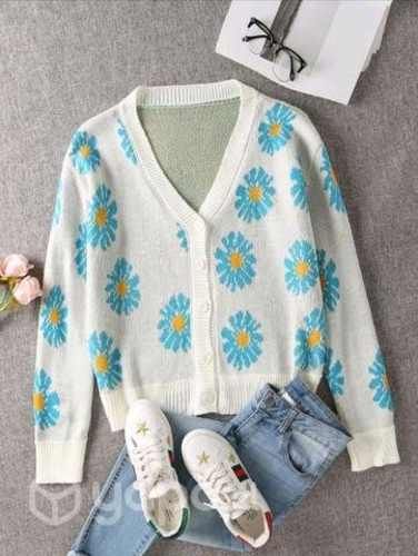 Chaleco talla S blanco con flores