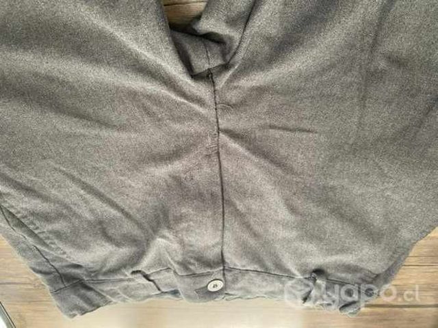 Pantalón gris colegio montaña talla 16