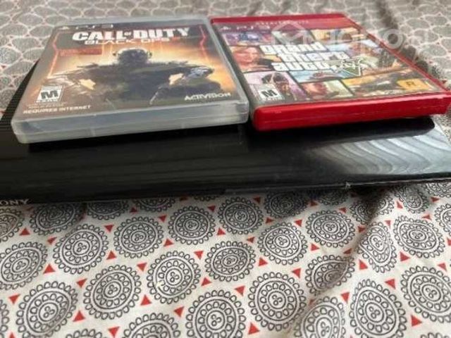 Play station 3 +2 juegos y 1 mando PS3