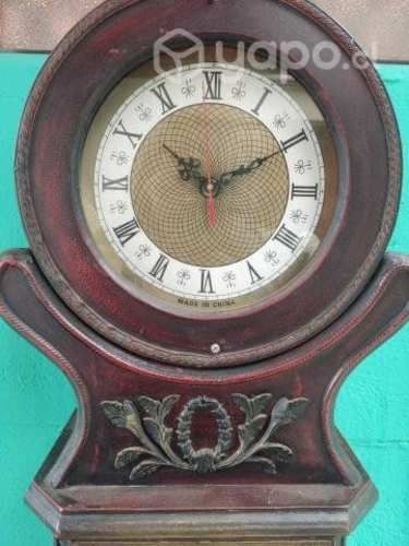 Reloj antiguo vintage funcionando